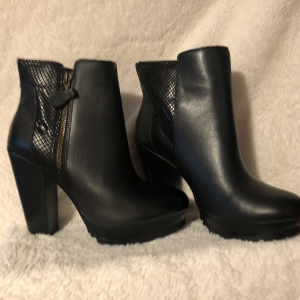 Shoes - Picture 2 of 3